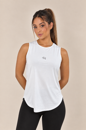 Camisa deportiva Flex para mujer en color blanco, ligera y fresca – Empowerwear